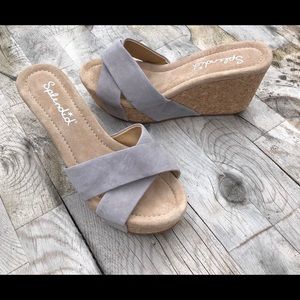 Splendid wedges 🌞😎